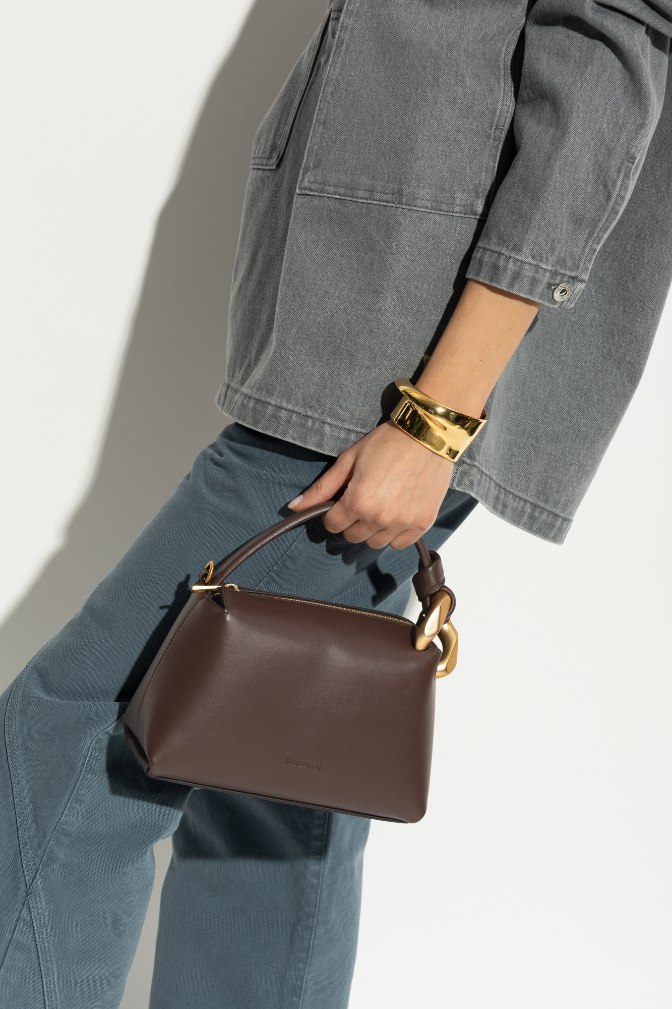 ハンドバッグ J W ANDERSON BROWN LEATHER SMALL JWA CORNER HANDBAG SMALL JWA CORNER BAG - LEATHER CROSSBODY BAG – JW Anderson